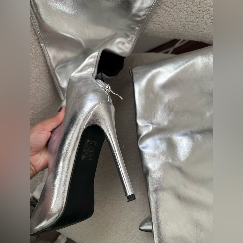 Silver Faux Leather Pointed High Heel Over The Knee Boot - Picture 7 of 8